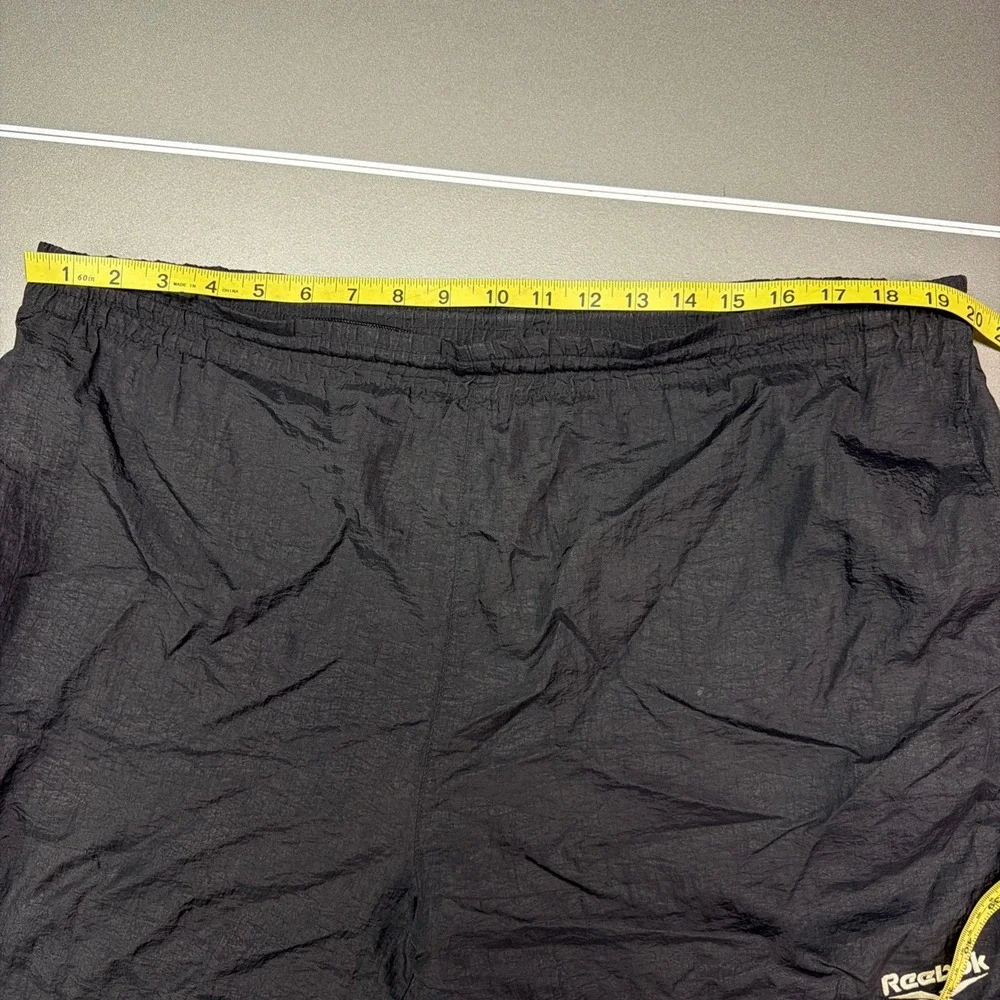 Reebok Athletic Shorts Men's Medium Black Drawstring Waist Mesh Lined NylonBlend